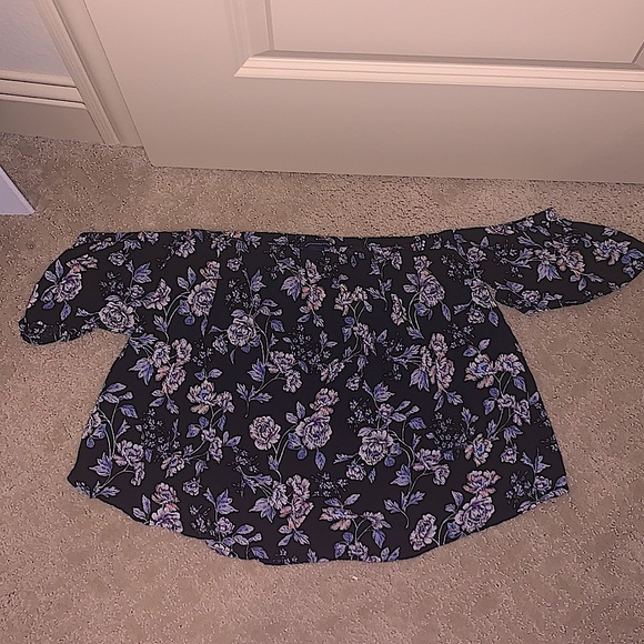 AE,off the shoulder, floral print, small, cropped - Picture 3 of 4
